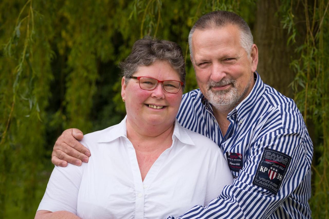Bed and Breakfast De Logeerboot Dordrecht Esterno foto