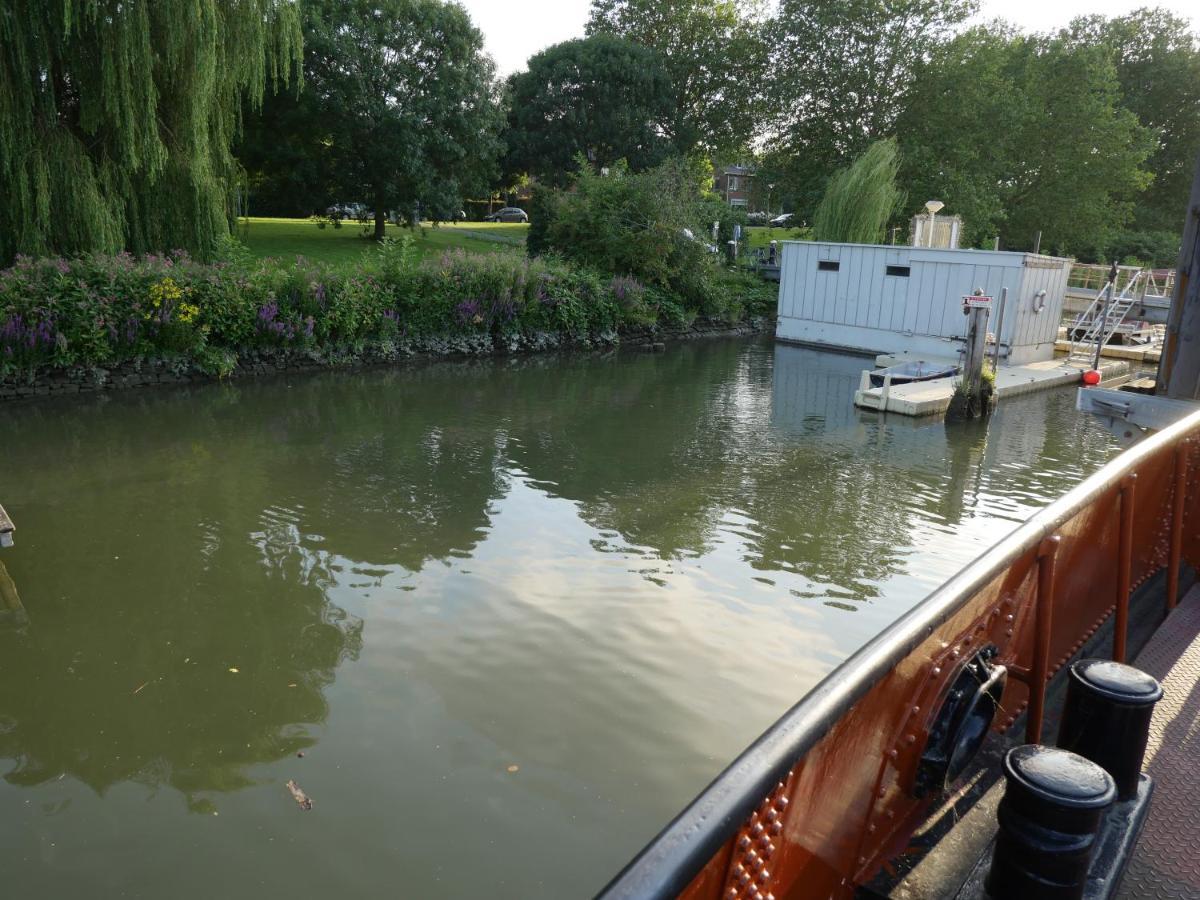 Bed and Breakfast De Logeerboot Dordrecht Esterno foto