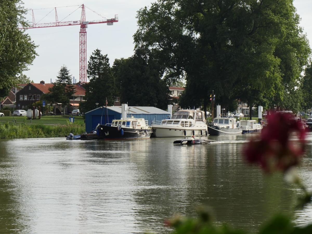 Bed and Breakfast De Logeerboot Dordrecht Esterno foto