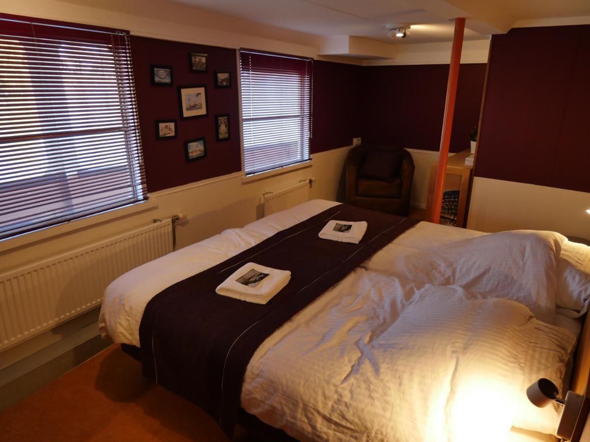Bed and Breakfast De Logeerboot Dordrecht Esterno foto