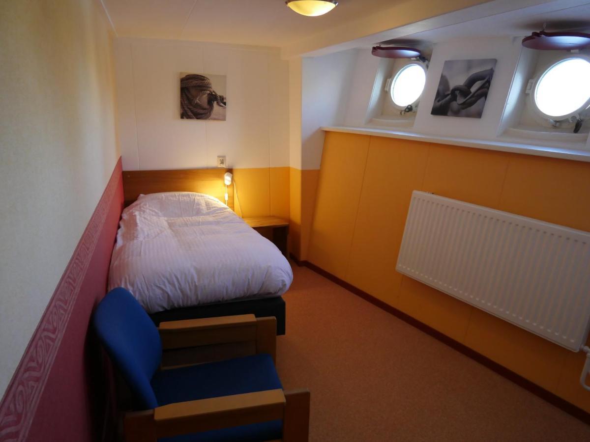 Bed and Breakfast De Logeerboot Dordrecht Esterno foto