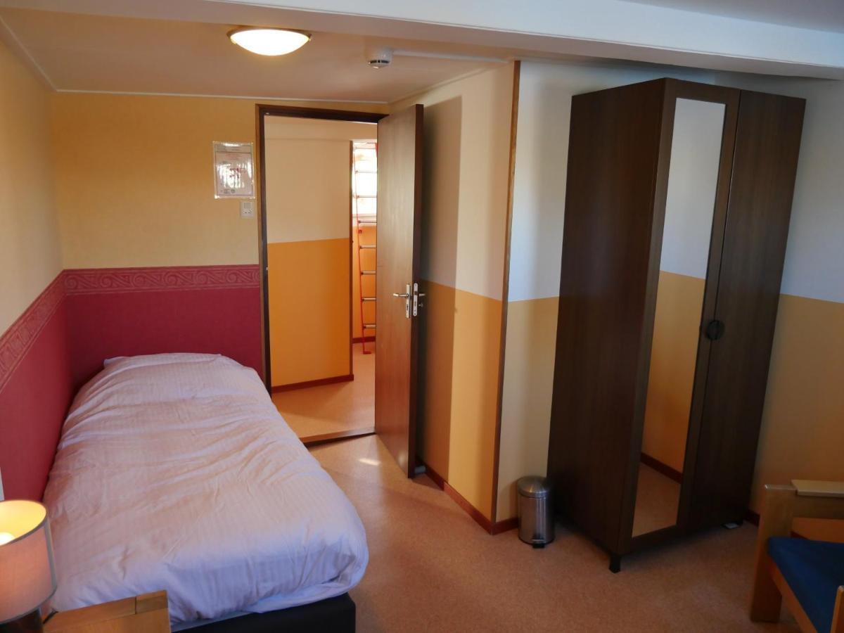 Bed and Breakfast De Logeerboot Dordrecht Esterno foto