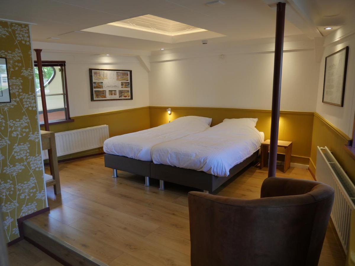 Bed and Breakfast De Logeerboot Dordrecht Esterno foto