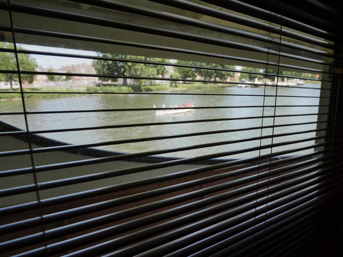 Bed and Breakfast De Logeerboot Dordrecht Esterno foto