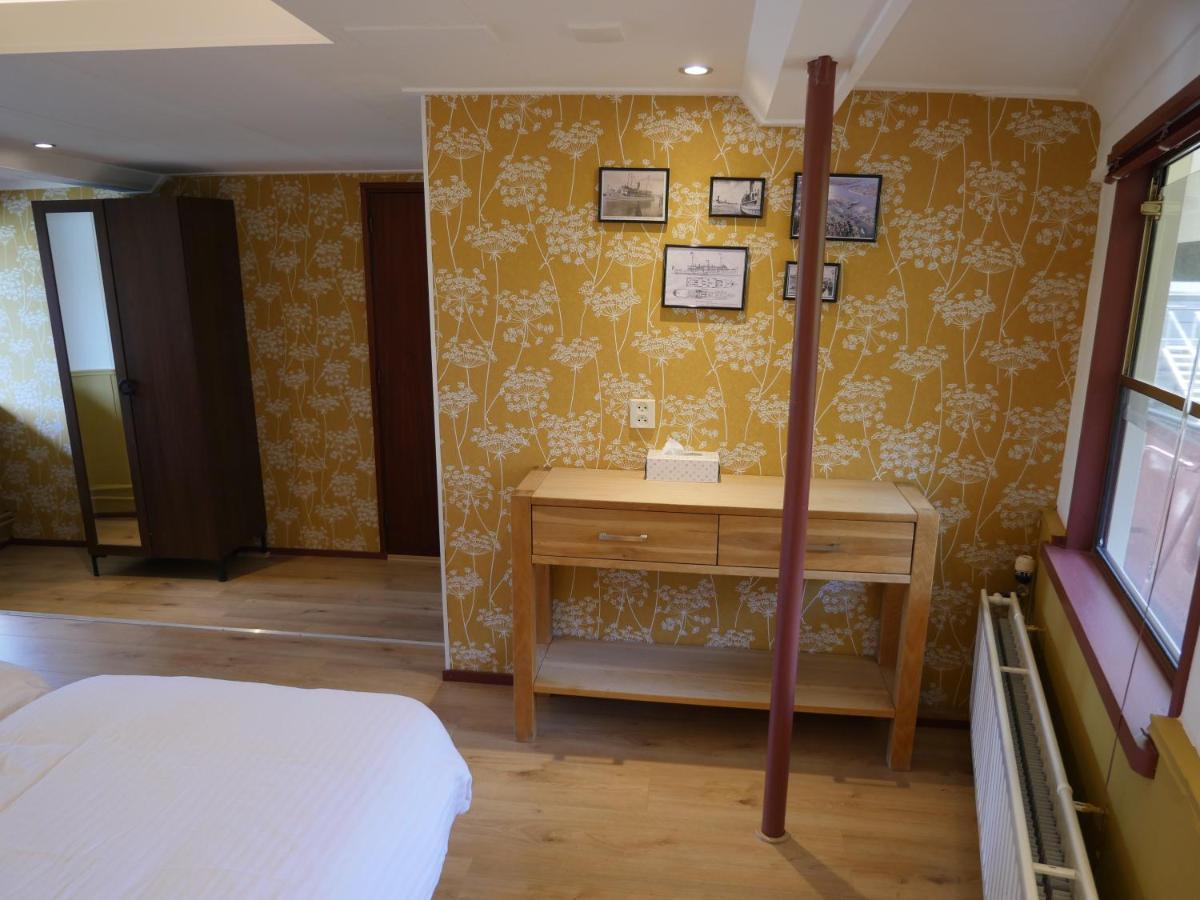Bed and Breakfast De Logeerboot Dordrecht Esterno foto