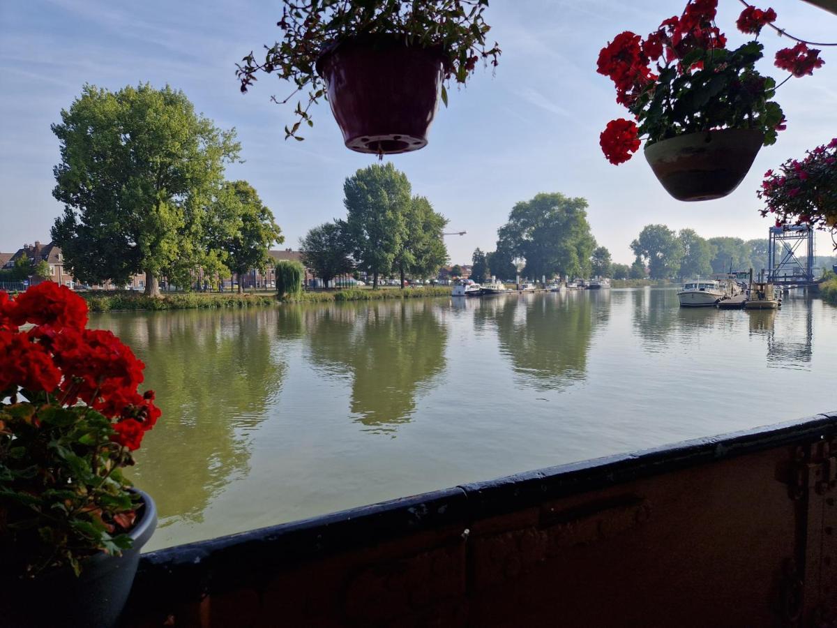 Bed and Breakfast De Logeerboot Dordrecht Esterno foto